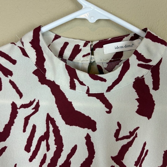 Idem Ditto Cream/Burgundy Long Sleeve Animal Print Smocked Crop Top; Size M - Picture 2 of 10